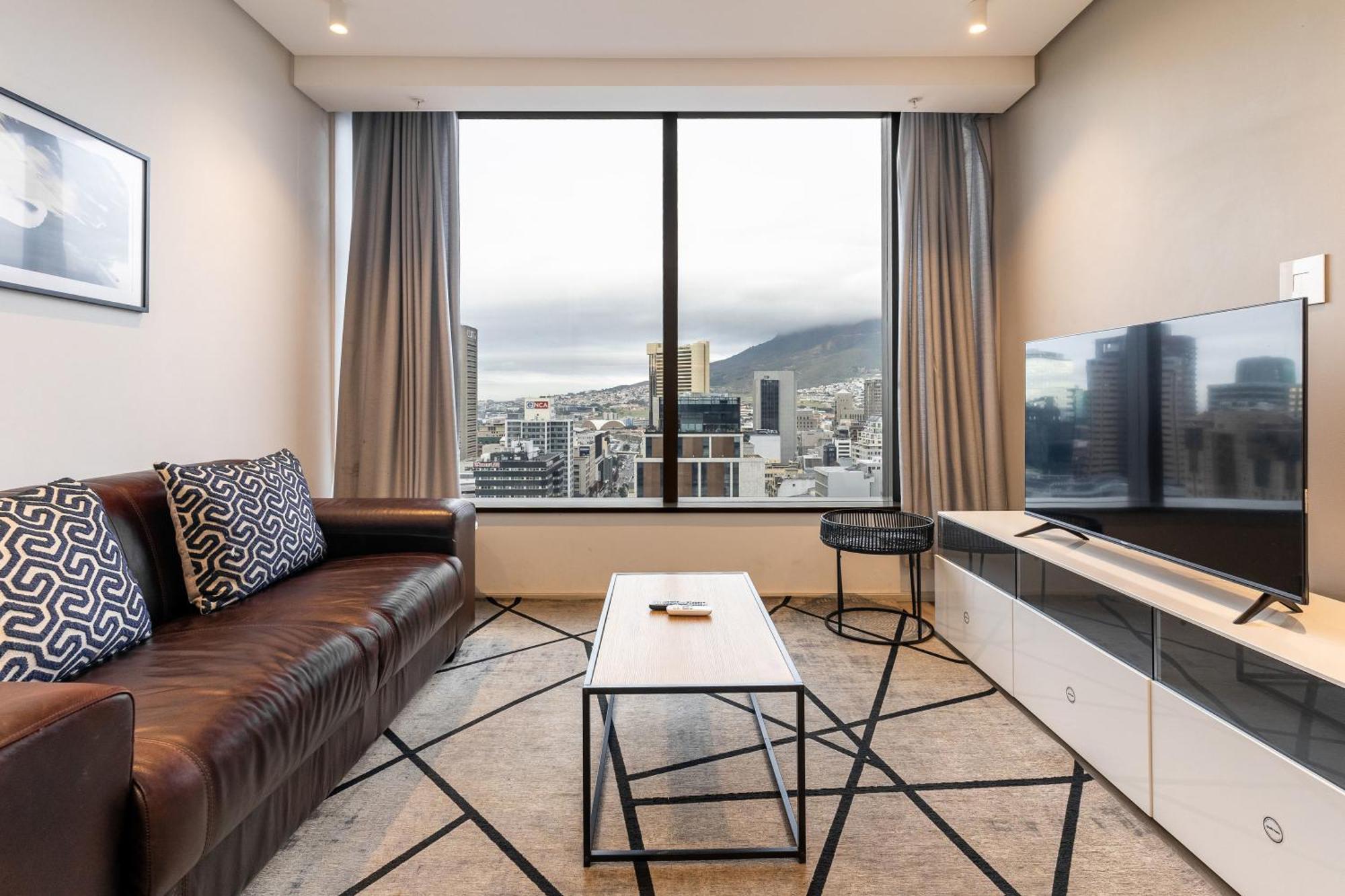 117 On - Free Onsite Parking Apartment *