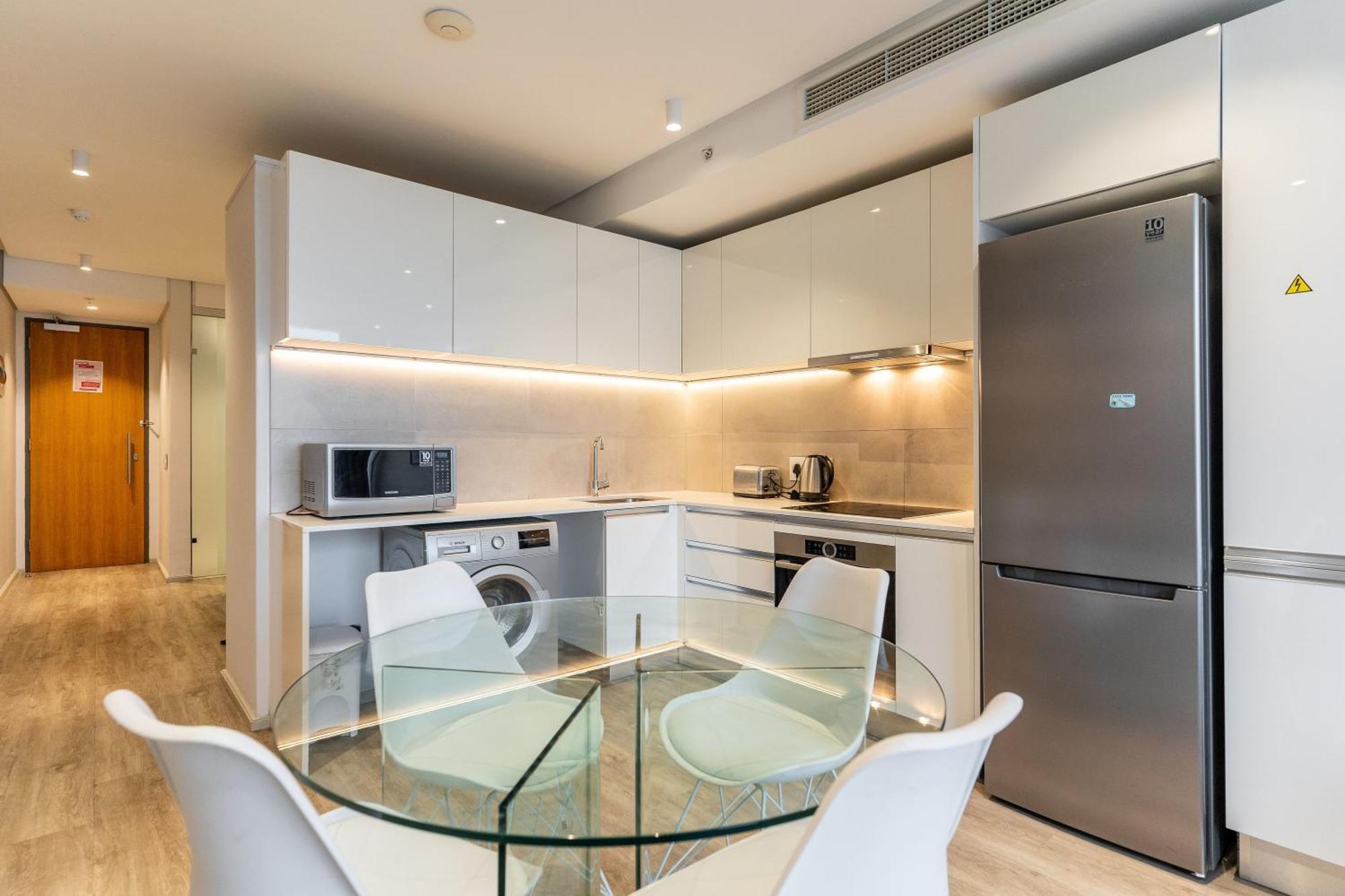 Apartment 117 On - Free Onsite Parking