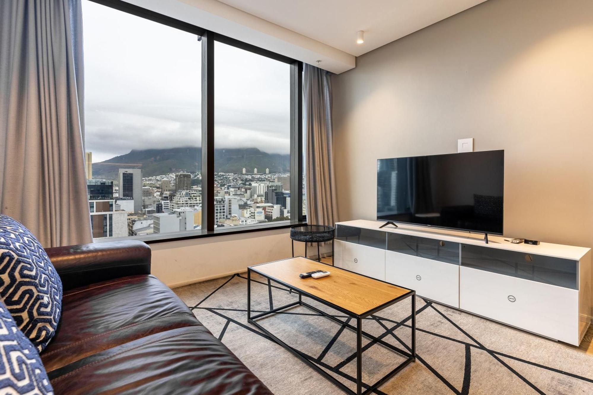Apartment 117 On - Free Onsite Parking *